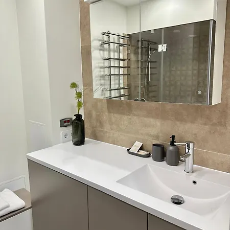 Homey Apartment *